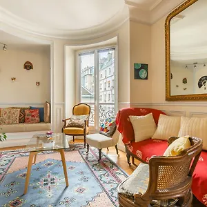 Veeve - Overlooking The Seine On Ile De La Cite Apartment